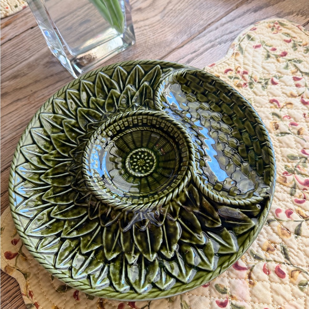 Portugués majolica style snack dish